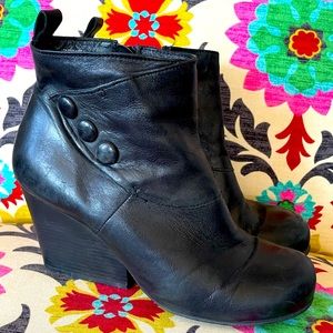 Miz Mooz black booties.  Women’s size 10. Zip up sides. Super comfy and cute.